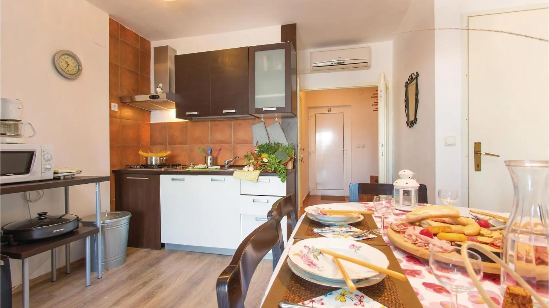 Stunning Home In Klimno With Kitchen בית נופש